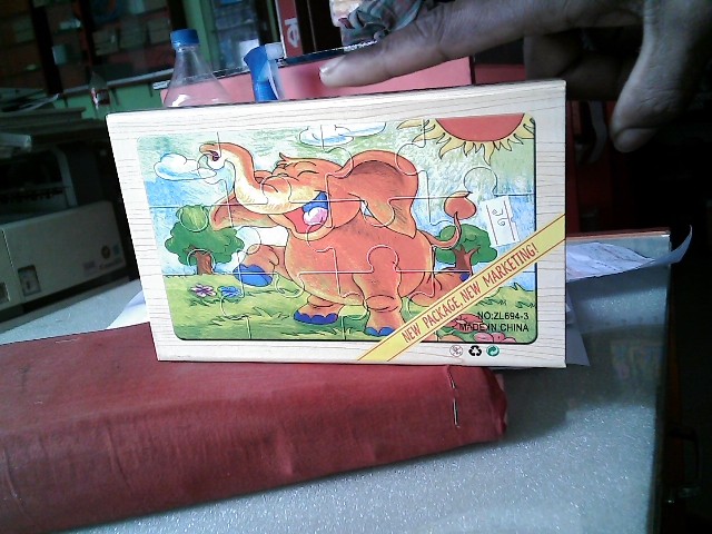 PUT WOODEN TOGETHER OF CHILDREN PICTURE