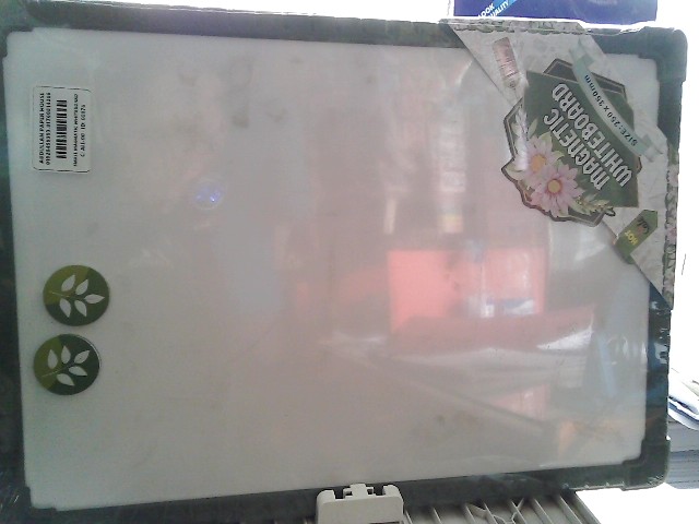 SMALL MAGNATIC WHITEBOARD