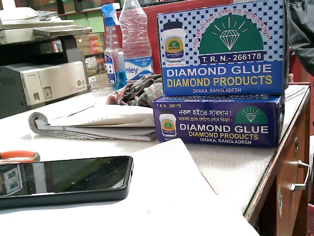 DIAMOND GLUE