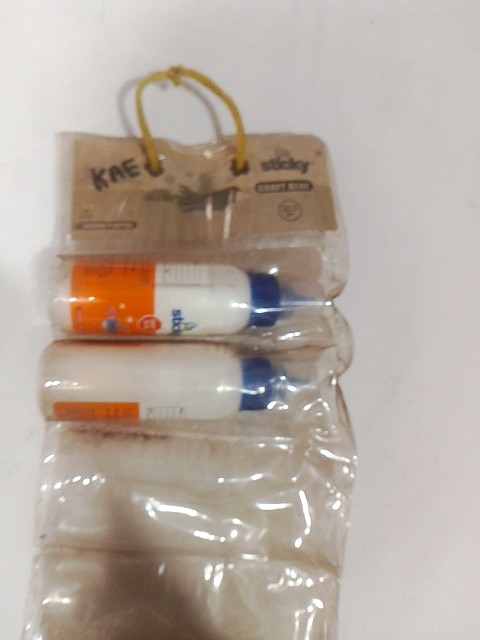 STICKY BOTTOLE GLUE